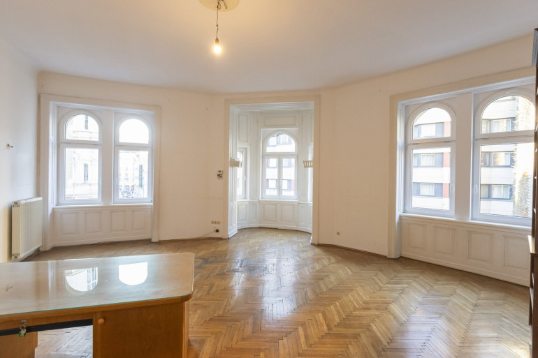 Wohnung - 1090, Wien - Müllnergasse - repräsentativer 8 Zimmer Altbau mit zwei Eingängen und Garage
