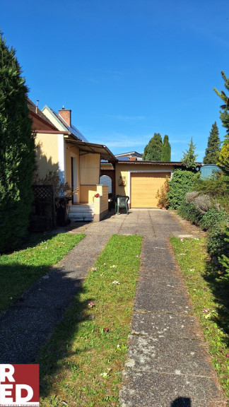 Haus - 2130, Mistelbach - Älteres  Einfamilienhaus mit großem Garten und Garage