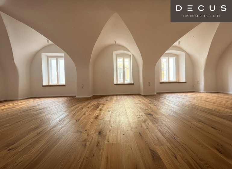 Büro / Praxis - 8010, Graz - | ATTRAKTIVE BÜROFLÄCHE | 1. OG | ca. 90m² | VIELSEITIG NUTZBAR | 1 OFFENER BÜRORAUM & TEEKÜCHE | INNENSTADTLAGE | NÄHE HAUPTPLATZ & FÄRBERPLATZ