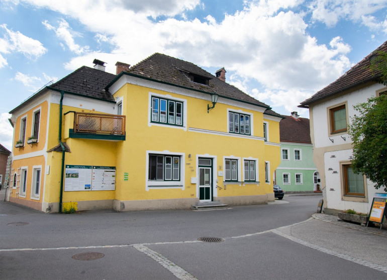 Haus - 3644, Emmersdorf an der Donau - Markthaus im Herzen von Emmersdorf - am Tor zur Wachau!