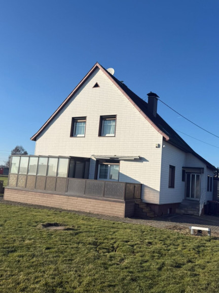 Haus - 4063, Hörsching - EIN sanierungsbedürftiges BESTANDSHAUS auf ZWEI gut geschnittenen BAUPARZELLEN