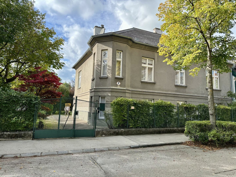 Haus - 2500, Baden - Traumhafte Villa in Baden: ca. 800 m² Grundstück, zentrumsnah, 200 m² mit erheblichem Ausbaupotenzial!