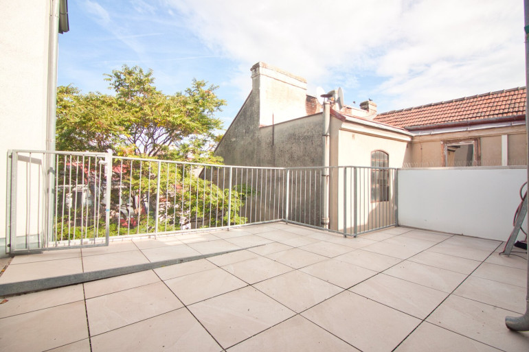 Wohnung - 1170, Wien - 2015 ausgebaute, helle Maisonette-Wohnung mit 2 Bädern | ~ 20 m² große, private Terrasse direkt auf Wohnebene | Nahe Elterleinplatz