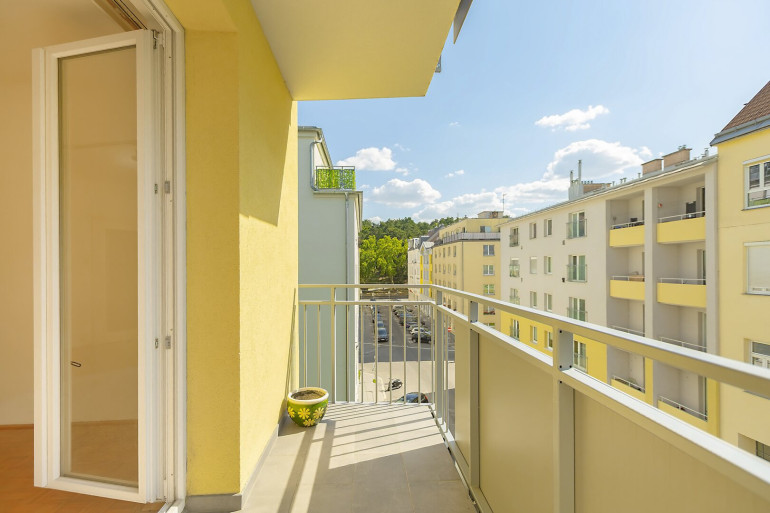 Wohnung - 1190, Wien - Sollingergasse - sanierungsbedürftiger 2 Zimmer Neubau mit 2 Balkonen