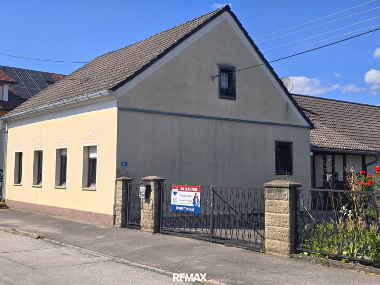 Haus - 7511, Mischendorf - sanierungsbedürftiges Haus mit Brunnen, Scheune und ausreichend Nutzflächen