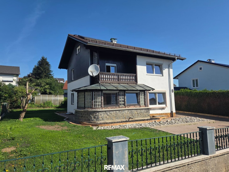 Haus - 84359, Simbach am Inn - Gepflegtes Zweifamilienhaus in ruhiger Siedlungslage mit Bergblick