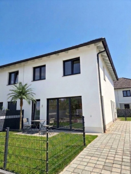 Haus - 2491, Neufeld an der Leitha - Modernes Doppelhaus mit Garten und Terrasse auf Eigengrund & zeitgemäßem Wohnkomfort