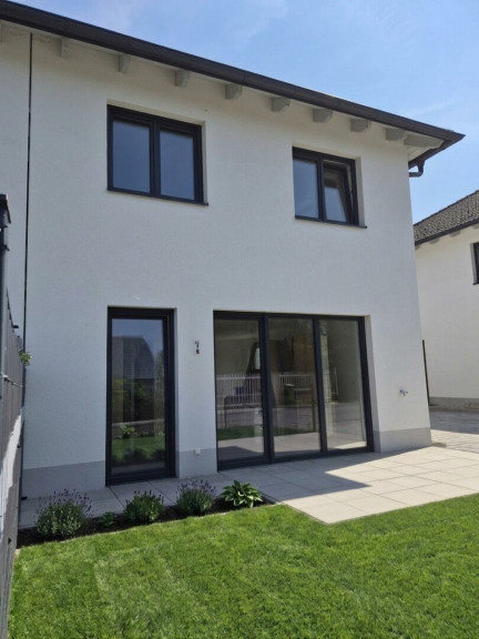 Haus - 2442, Ebreichsdorf - Wohnen mit Lebensqualität – ruhig, modern und zentral