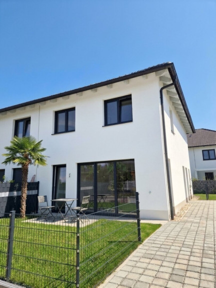 Haus - 2491, Neufeld an der Leitha - Modernes Doppelhaus mit Garten und Terrasse auf Eigengrund & zeitgemäßem Wohnkomfort