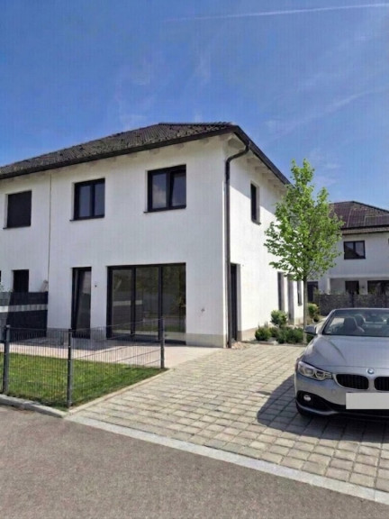 Haus - 2481, Achau - Modernes Objekt mit Garten & Terrasse in attraktiver Wohnlage