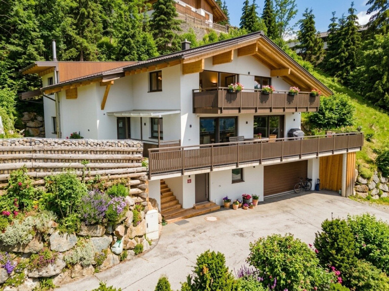 Haus - 5761, Maria Alm am Steinernen Meer - ZWEITWOHNSITZ! Neuwertiges Ferienhaus mit Ski-in/Ski-out bestehend aus 2 Wohnungen in Maria Alm/Hinterthal