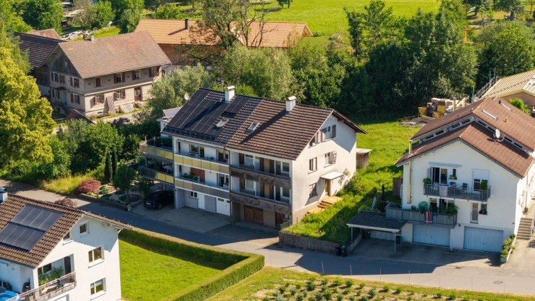 Haus - 6912, Hörbranz - Sanierungsbedürftige Doppelhaushälfte in ruhiger Lage mit Garten und Bergblick