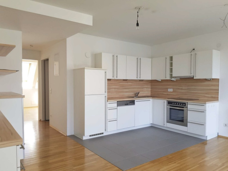 Wohnung - 1150, Wien - BEFRISTETE HAUPTMIETE: SEHR HELLE 2-ZIMMERWOHNUNG IM 4. LIFTSTOCK MIT HOFSEITIGER LOGGIA!