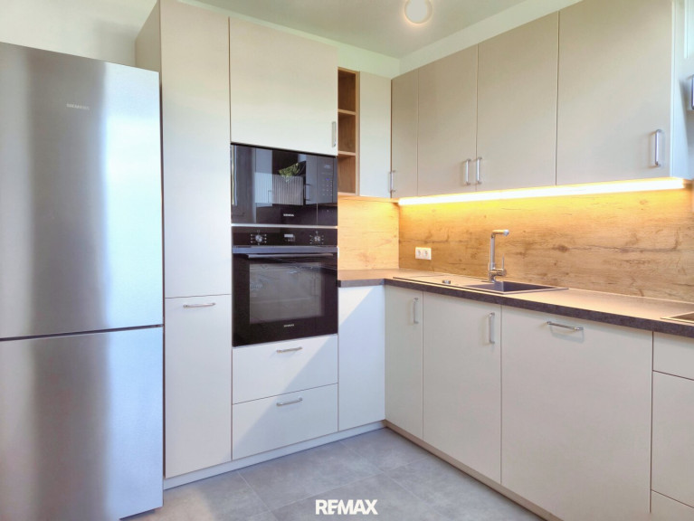 Wohnung - 2500, Baden - Erstbezug nach Generalsanierung – Stilvoll wohnen mit sonniger Loggia am Weilburgplatz!