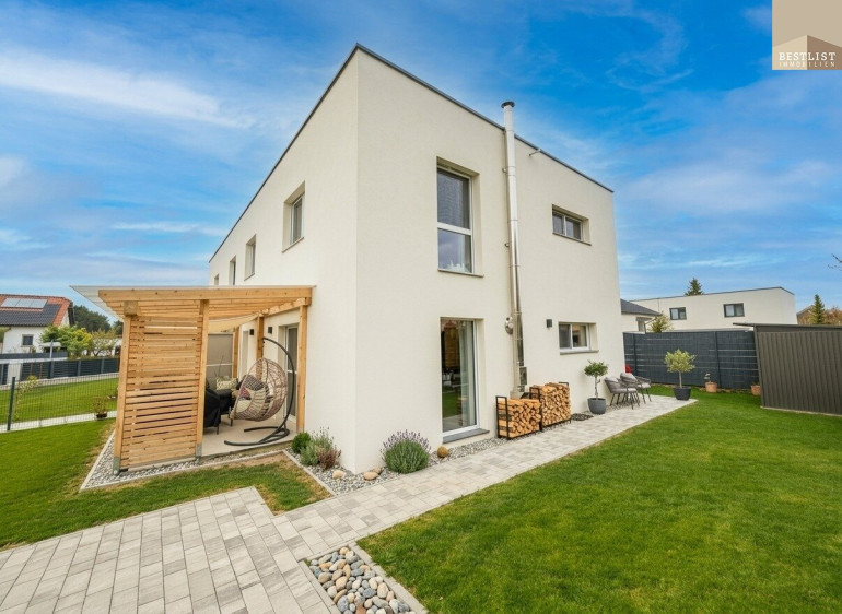 Haus - 2604, Theresienfeld - Exklusiv ausgestattete Doppelhaushälfte mit hohem Wohnkomfort