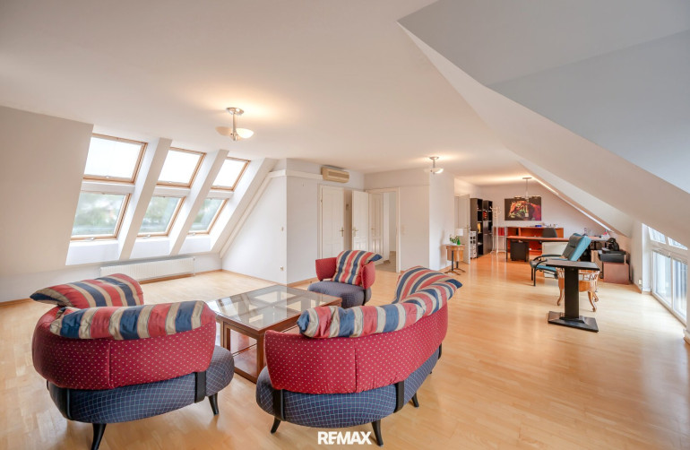 Haus - 2103, Langenzersdorf - Mehr Platz zum Leben & Arbeiten: Großes Einfamilienhaus mit Garten, Sauna, Infrarotkabine, Solarium und Whirlpool
