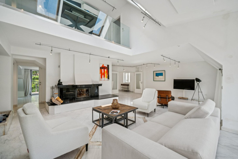 Wohnung - 1160, Wien - Zwei Ebenen, zwei Balkone, ein außergewöhnliches Zuhause – Exklusive Maisonette mit Charakter