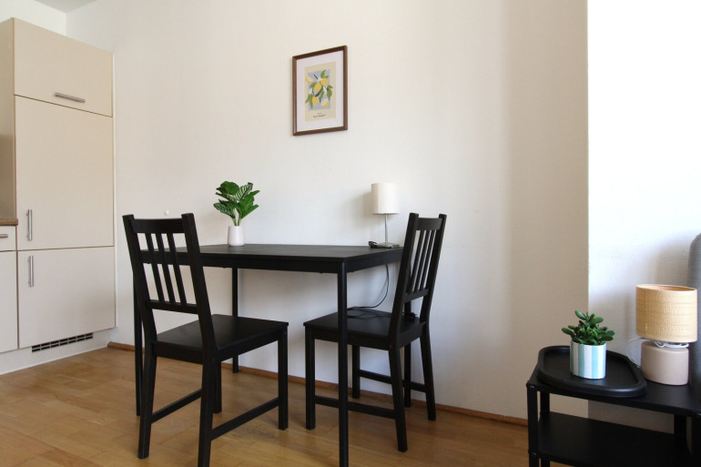 Wohnung - 1100, Wien - Schön möblierte, gemütliche 1-Zimmer-Wohnung! Kurzzeitvermietung!