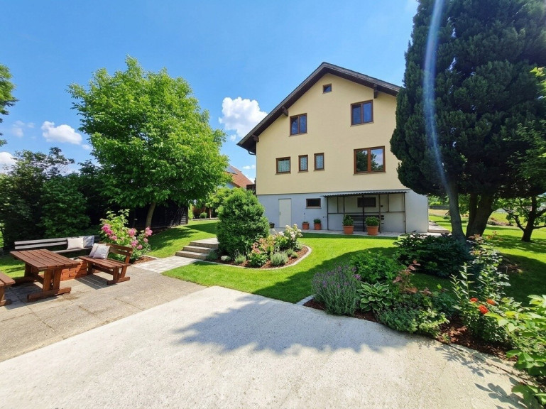 Haus - 2092, Riegersburg - Ein Haus voller Möglichkeiten in idyllischer Lage - Einfamilienhaus mit 130 m², 6 Zimmer, Keller und Garten in Riegersburg