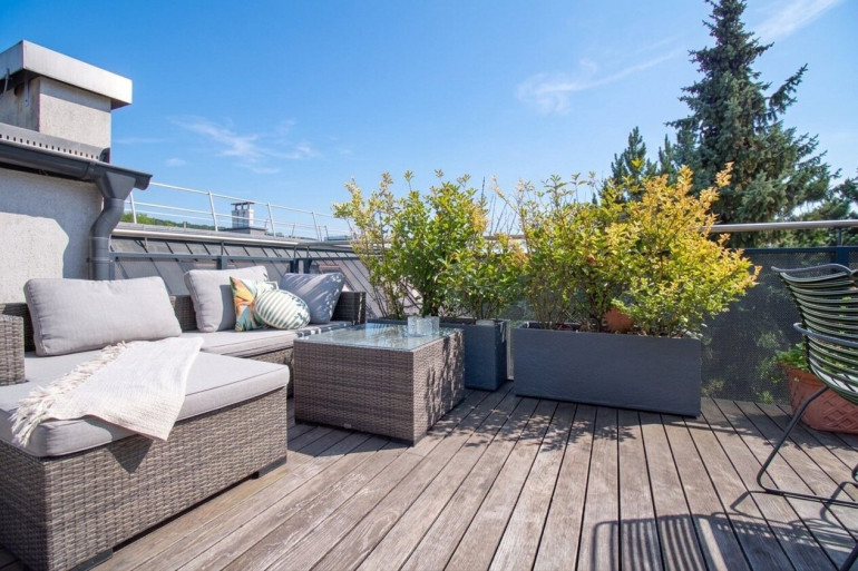 Wohnung - 1140, Wien - Stadtnah. Grün. Besonders: Wunderschöne, familienfreundliche 4-Zimmer-Dachgeschoß-Maisonette | private Terrasse | perfekte Verkehrsanbindung