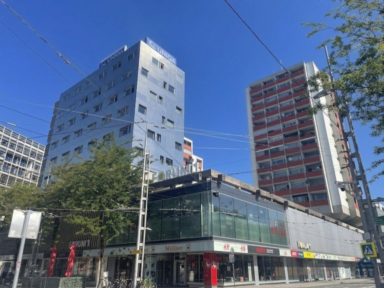 Wohnung - 5020, Salzburg - ALLES RAUS: sanierungsbedürftige 2-Zimmer-Wohnung mit Balkon, Salzburger Hauptbahnhof