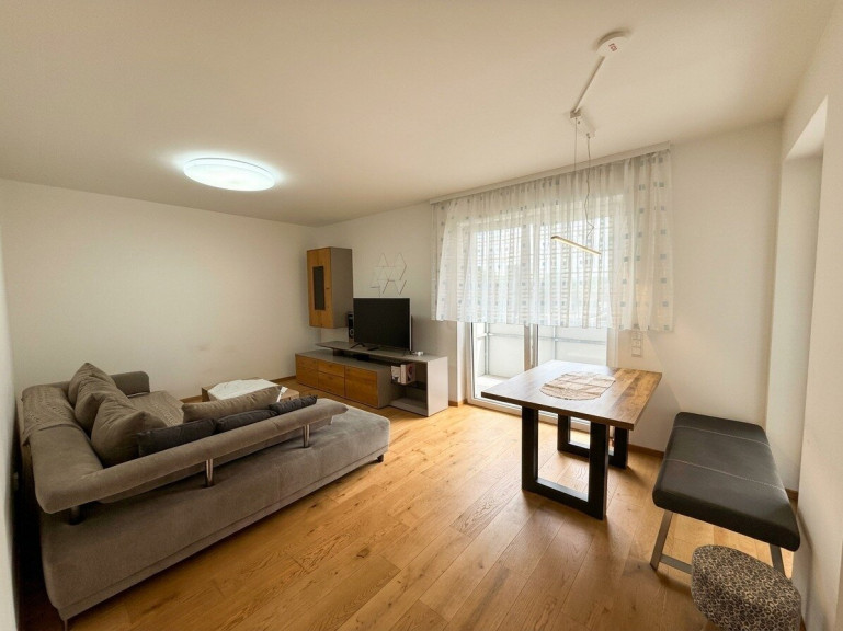 Wohnung - 4501, Neuhofen an der Krems - Neuwertige 3-Zimmer-Wohnung mit 77m² Wohnfläche, Südbalkon, 1x Tiefgaragenstellplatz & 1x Außenstellplatz, €320.000