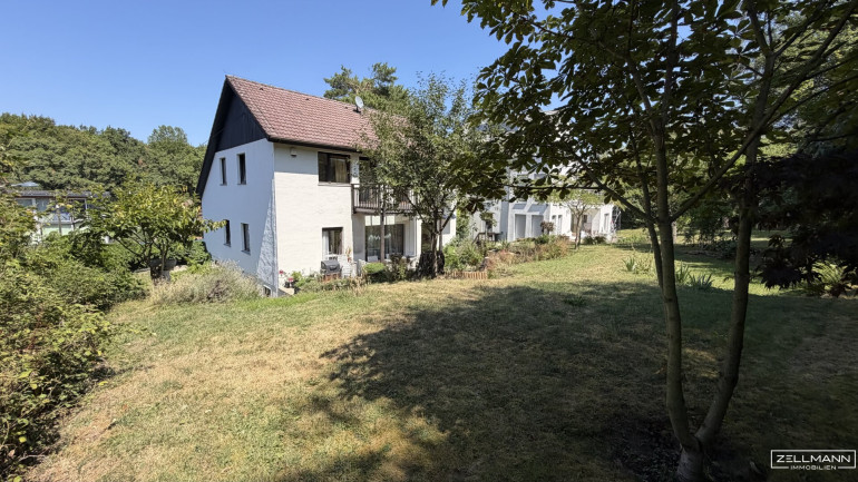 Haus - 1130, Wien - Grünes Wohnen in Hietzing – Liegenschaft mit Grundstück, Substanz und Entwicklungspotenzial nahe dem Lainzer Tiergarten | ZELLMANN IMMOBILIEN