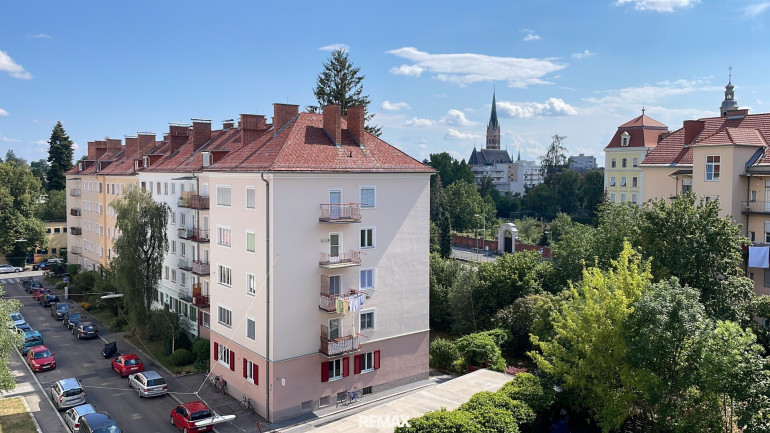 Wohnung - 8010, Graz - Sanierungsbedürftige 2-Zimmer-Wohnung in zentraler Lage mit Blick auf die Herz-Jesu-Kirche