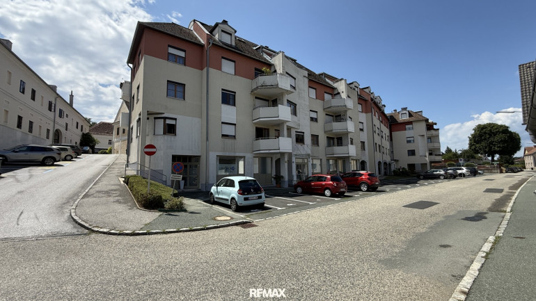 Büro / Praxis - 7540, Güssing - **Repräsentative Gewerbefläche in Bestlage von Güssing – vielseitig nutzbar, hochwertig ausgestattet & sofort verfügbar**