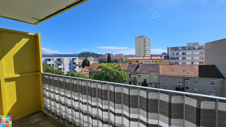 Wohnung - 8020, Graz - Drei Zimmer Genossenschaftswohnung mit Balkon