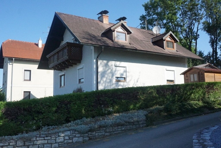 Haus - 4941, Mehrnbach - Familienfreudliches Wohnen mit 3 Schlafzimmern, 2 Bädern und überschaubarem Garten