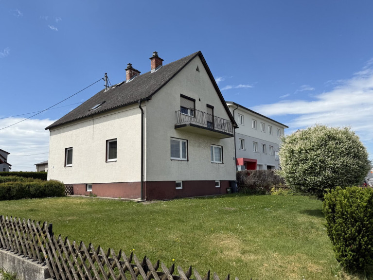 Haus - 4502, St. Marien - Großzügiges Zweifamilienhaus mit Garten, Balkon & 2 Garagen in St. Marien – €330.000