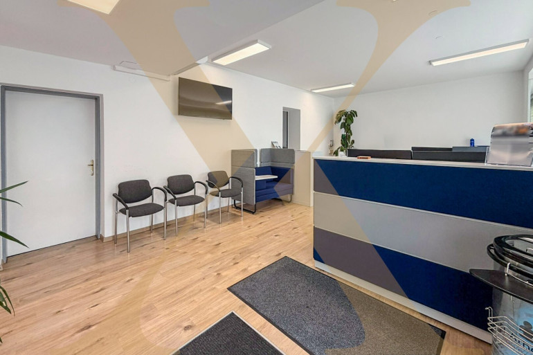 Büro / Praxis - 4600, Wels - Attraktive Büro- bzw. Geschäftsfläche mit großer Schaufensterfront in frequentierter Lage von Wels zu vermieten!