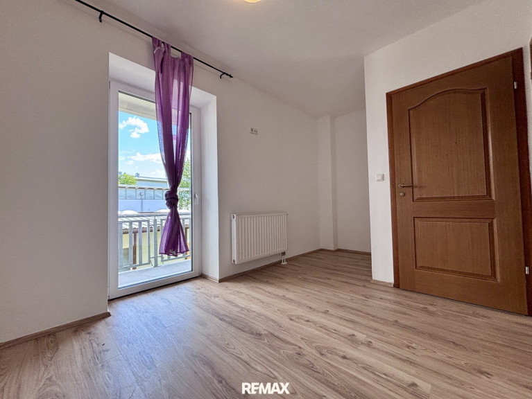 Wohnung - 4400, Steyr - Charmantes Mini-Apartment mit Badezimmer und Balkon in zentraler Lage - Zimmer 13! Nähe BMW, SKF!!!