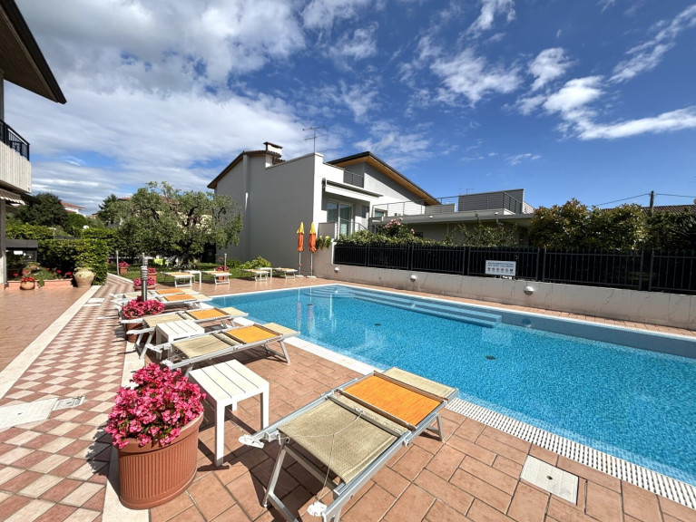 Wohnung - 37017, LAZISE - Wohnung in Erdgeschoss mit Garten und Pool