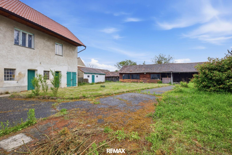 Haus - 2014, Dietersdorf - Großzügiger Bungalow mit 1131 m² Grundstück und diversen Nebengebäuden – ideal für Hobbywerker!