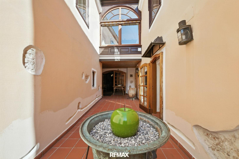 Haus - 3500, Krems an der Donau - UNIQUE RESIDENCE IN THE HEART OF KREMS' OLD TOWN!