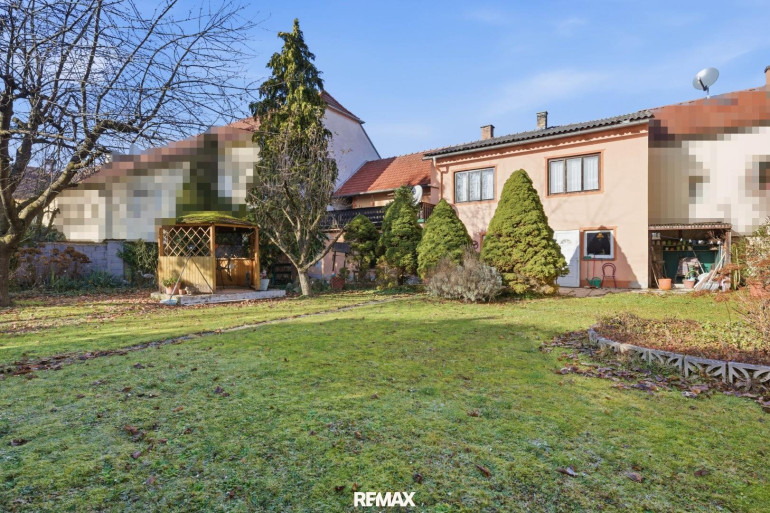 Haus - 3701, Großweikersdorf -  Seltene Gelegenheit: Stadthaus mit viel Raum zur Selbstverwirklichung und bester Anbindung! 