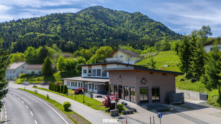 Halle / Lager / Produktion - 9602, Thörl-Maglern-Greuth - Vielseitige Gewerbeimmobilie mit Gastronomie, Gewerbeflächen & vermieteten Wohnungen nahe der italienischen Grenze