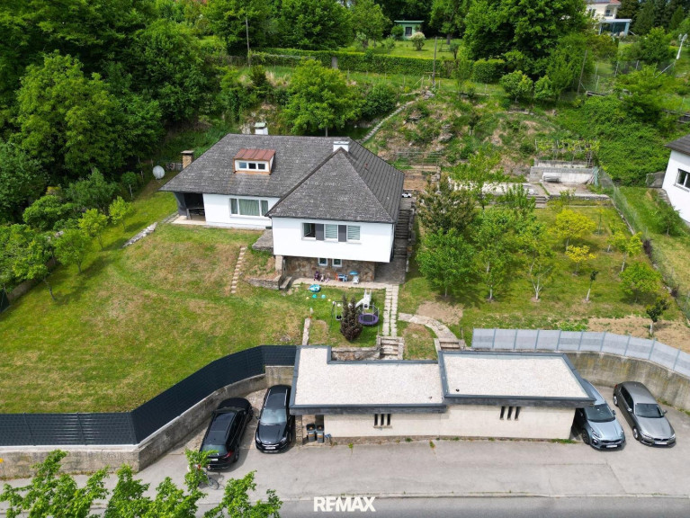 Haus - 4400, Steyr - Familiendomizil mit Weitblick auf großzügigen Grundstück in Steyr Tabor