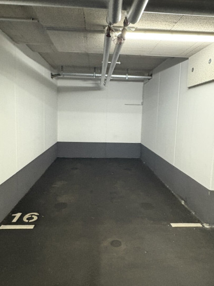 Immobilie - 1060, Wien - Komfortabler Tiefgaragenplatz in idealer Lage ab sofort zu vermieten!!!