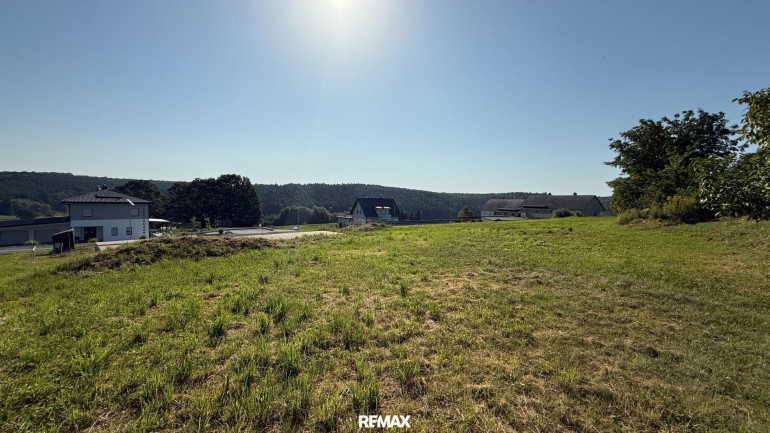 Grundstück - 7522, Strem - sehr sonniges und ruhiges Baugrundstück mit Bodenplatte
