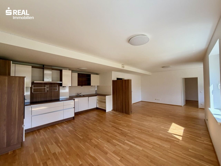 Wohnung - 2500, Baden - Charmante 4-Zimmer Wohnung mit 140 m² Garten in Leesdorf