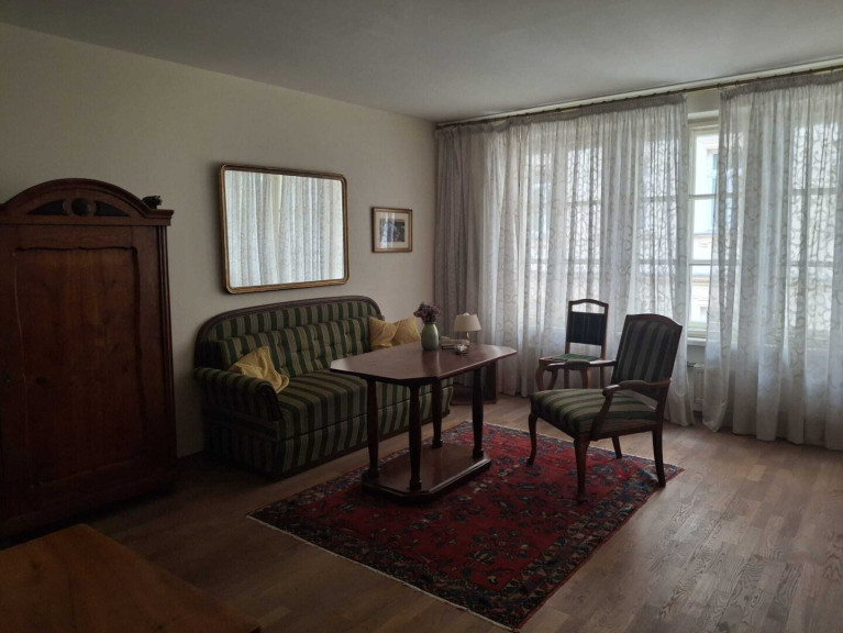 Wohnung - 1060, Wien - Naschmarktnähe - toller Altbau - viel Potenzial