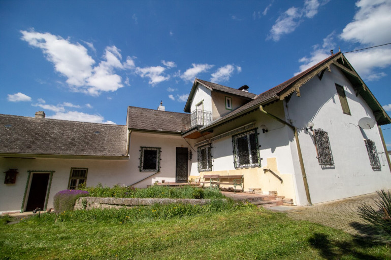 Haus - 2213, Bockfließ - Familienhaus mit Charme & Entwicklungspotenzial – 6 Zimmer, Garten & Terrasse in Bockfließ