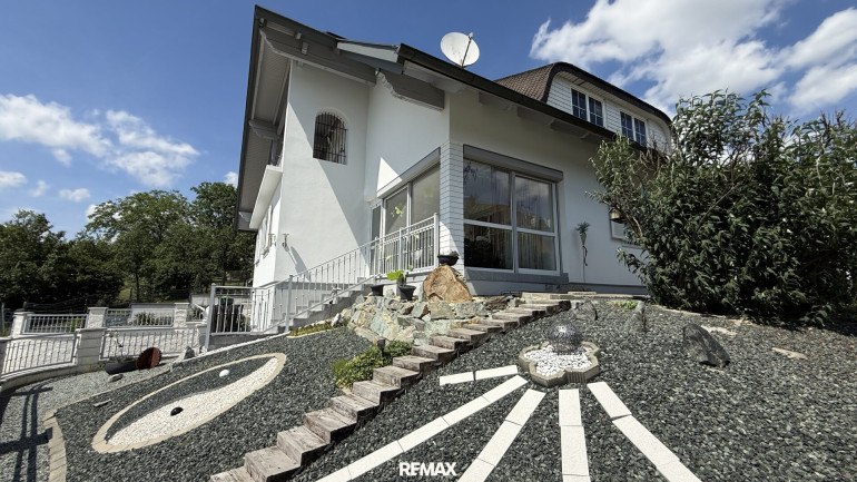 Haus - 7473, Hannersdorf - Modernes Einfamilienhaus in Hannersdorf mit Garten, Pool, Balkon & Garage