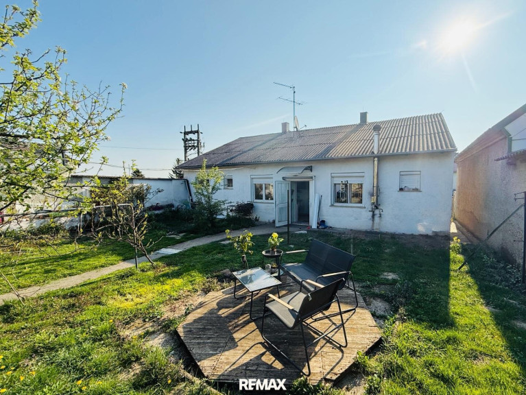 Haus - 2425, Nickelsdorf - Einfamilienhaus mit Garten, Einfahrt & Nebengebäuden