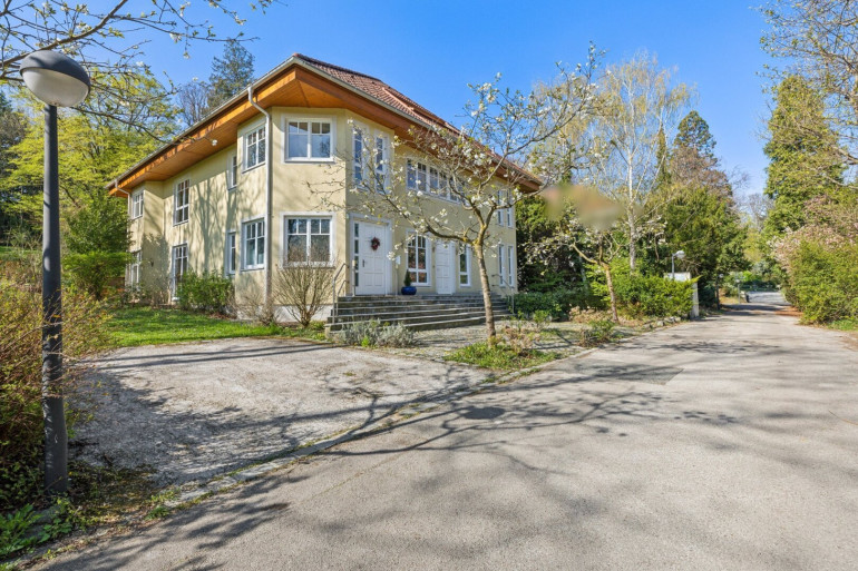 Haus - 1130, Wien - Ihr Refugium: Villa an Privatstraße inklusive zusätzlichem Baugrund