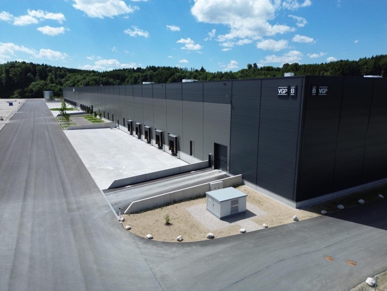 Halle / Lager / Produktion - 4642, Sattledt - Top Lage Expansion direkt an der A1 / Laakirchen West! Industrie- / Gewerbehallen, Widmung B von ca. 2.350 - 4.700 m² Flächen im VGP Park Ehrenfeld zu vermieten - Schnellbezug möglich!