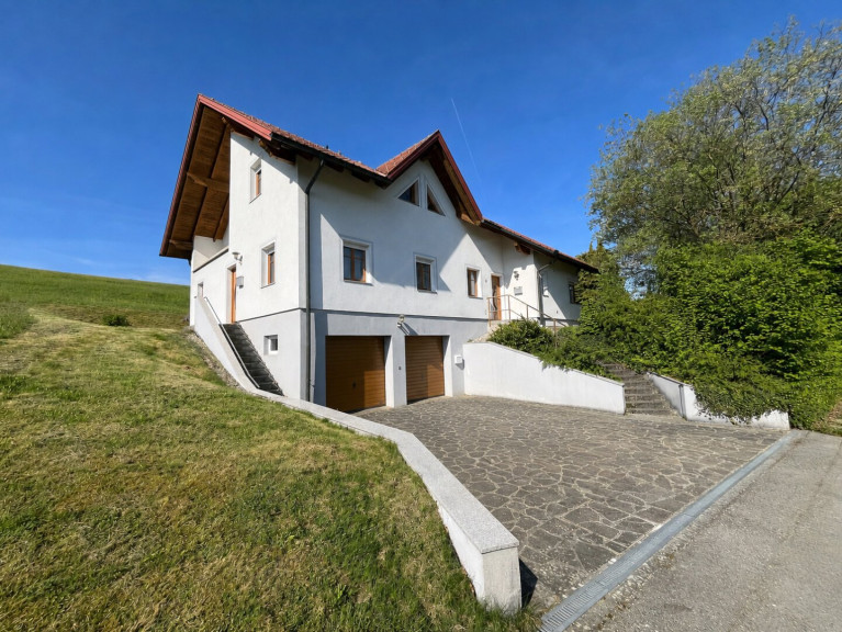 Haus - 4083, Haibach ob der Donau - Traumhaftes Einfamilienhaus mit separater Einliegerwohnung, Doppelgarage und 1.480 m² XL-Grundstück in sonniger Ruhelage in Haibach ob der Donau / Bezirk Eferding